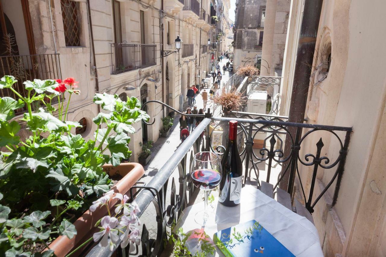 Lusso Al Duomo Di Ortigia Apartment Syracuse Bagian luar foto
