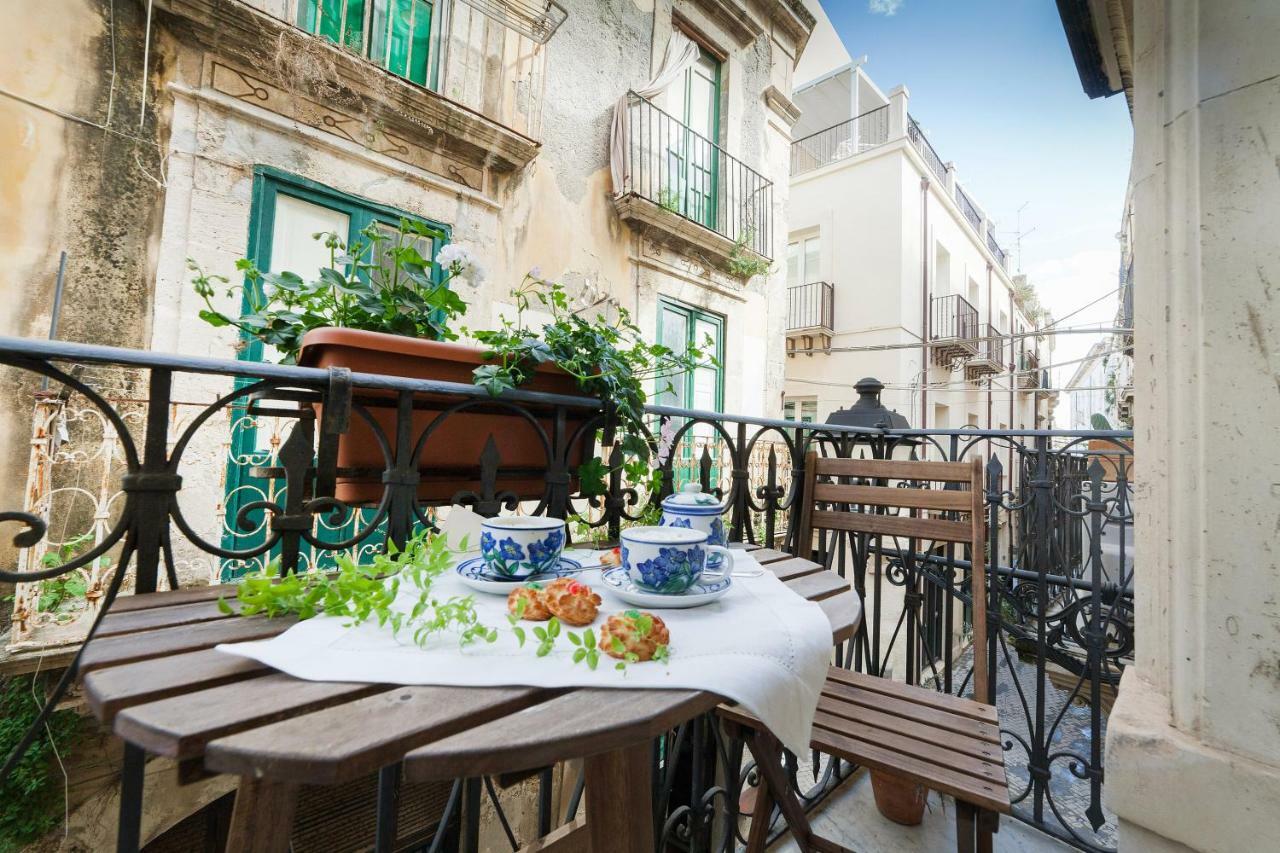 Lusso Al Duomo Di Ortigia Apartment Syracuse Bagian luar foto